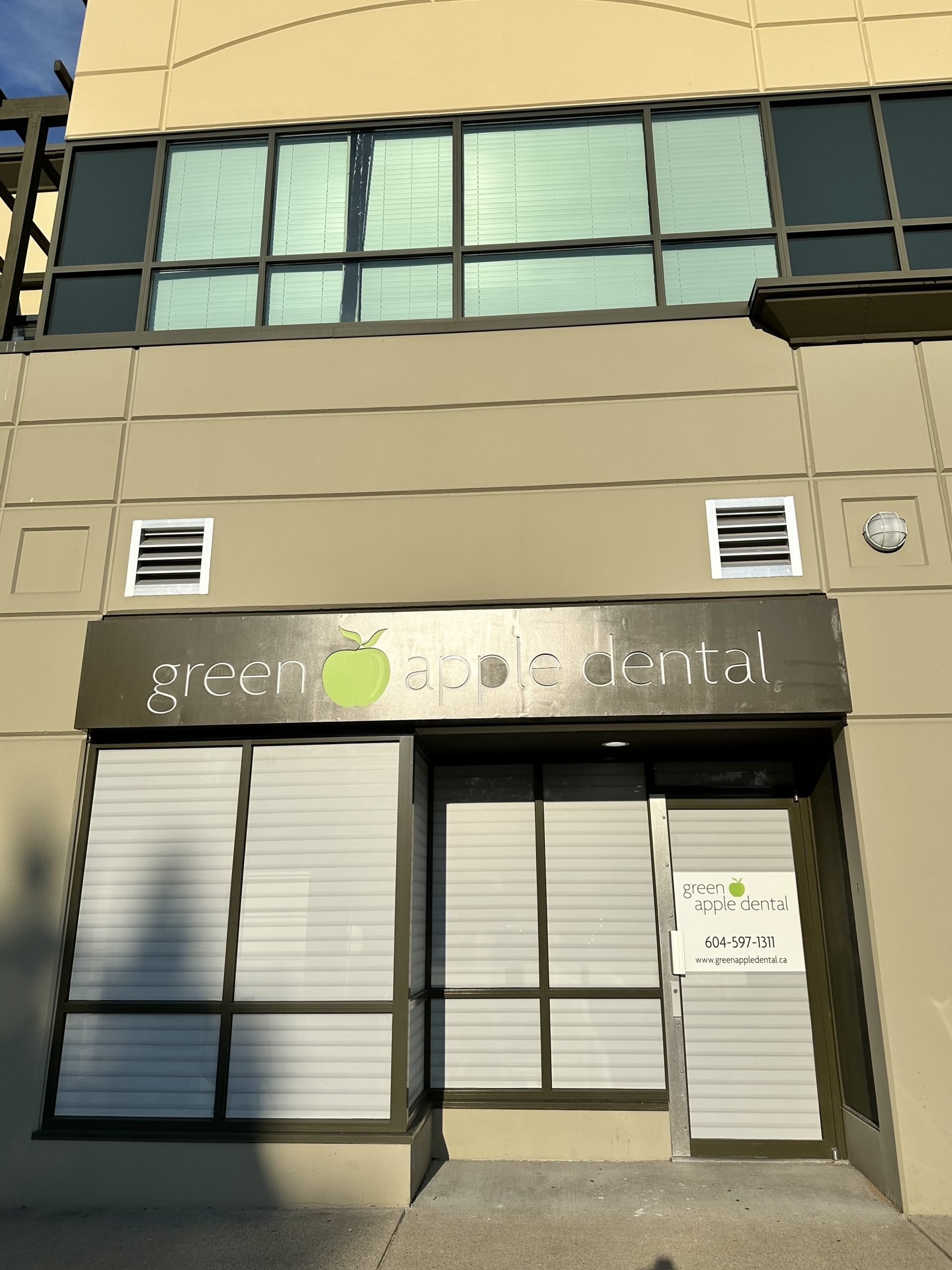 Inside the Green Apple Dental Fleetwood clinic